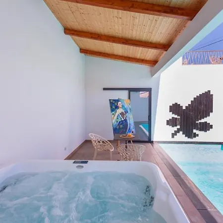 Gamboas Place Bed & Breakfast 3*