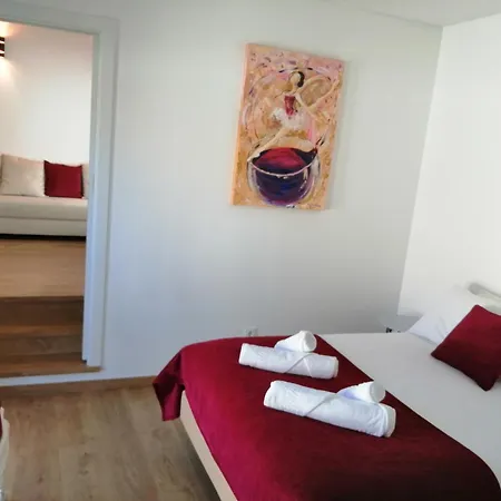Gamboas Place 3*