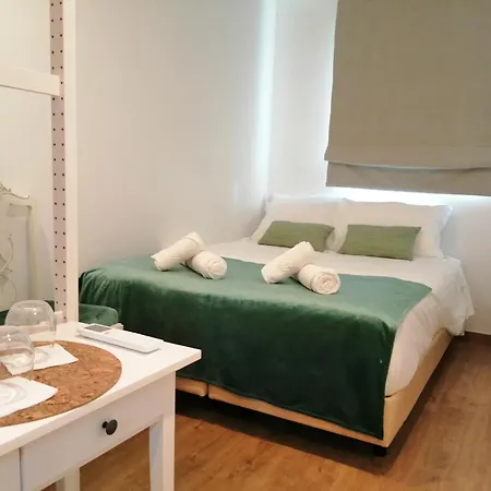 Alojamento de Acomodação e Pequeno-almoço Gamboas Place 3*