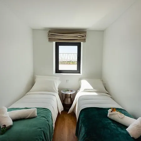 Gamboas Place Couette-café 3*