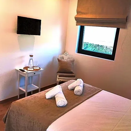 Gamboas Place Bed & Breakfast Olhalvo